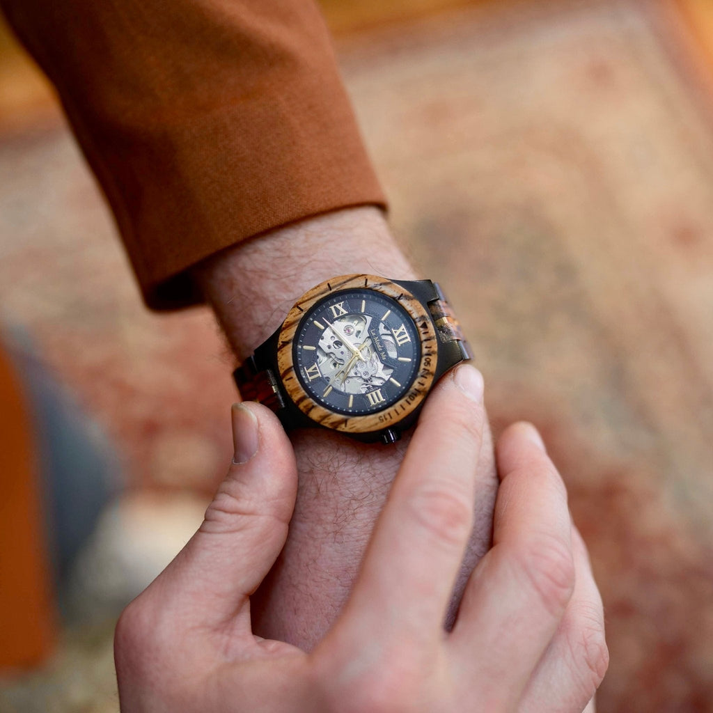 LIGNUM Notterdam Automatic – Automatikuhr aus Zebranoholz